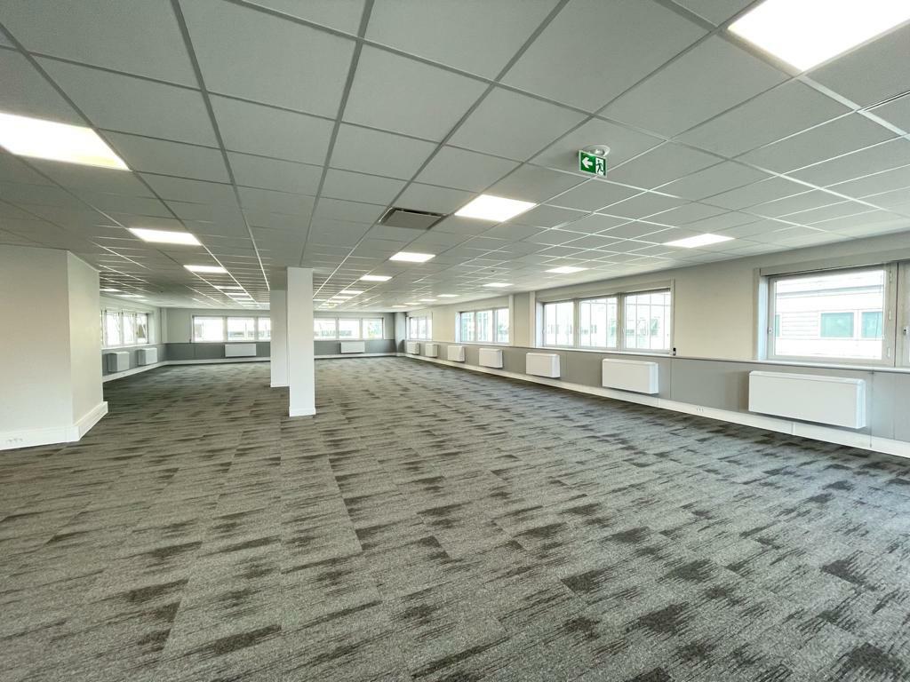 Bureau Tremblay-en-France 2856m² Location bureau Tremblay-en-France Seine-Saint-Denis OLBUR2106845 4